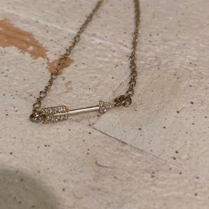 Gold arrow necklace